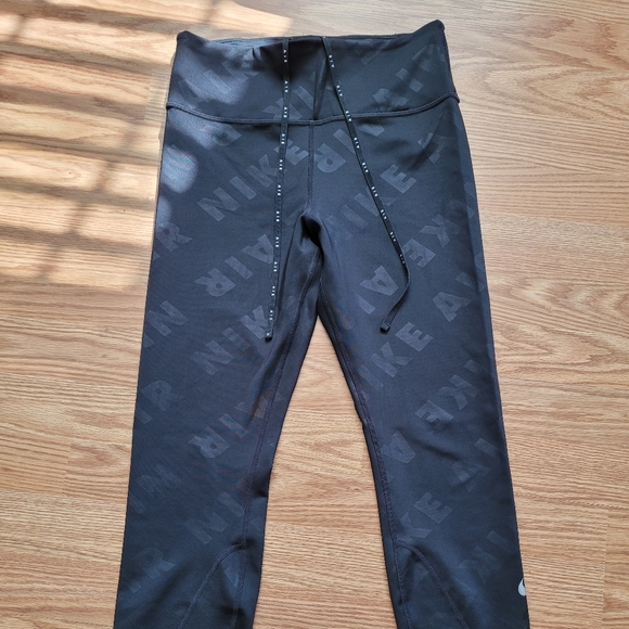 2/$35 NWOT Nike leggings - Picture 1 of 5